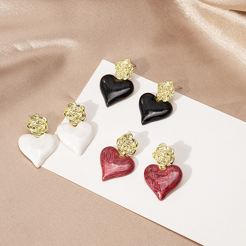 Retro Heart Shape Flower Alloy Plating Artificial Gemstones Earrings 1 Pair display picture 2