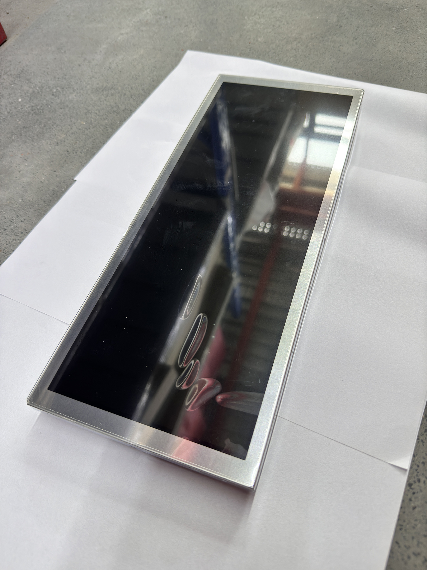 Suitable for Tesla Model S/X 12-21 generation electroplated instrument panel LCD screen 1039357-00-H