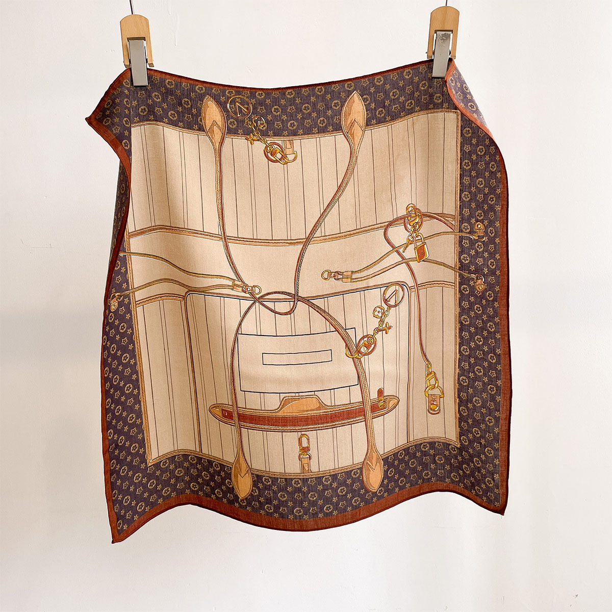 Elegant universal professional cloak