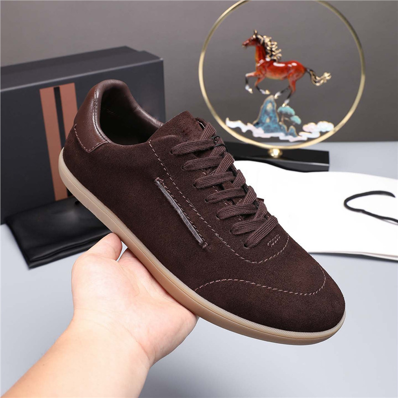 Nuevos zapatos de cuero transpirables de hombre europeos, zapatos cómodos de cuero esmerilado, zapatos de entrenamiento alemanes de todos los días, zapatos casuales, zapatos retrógrados, moda.