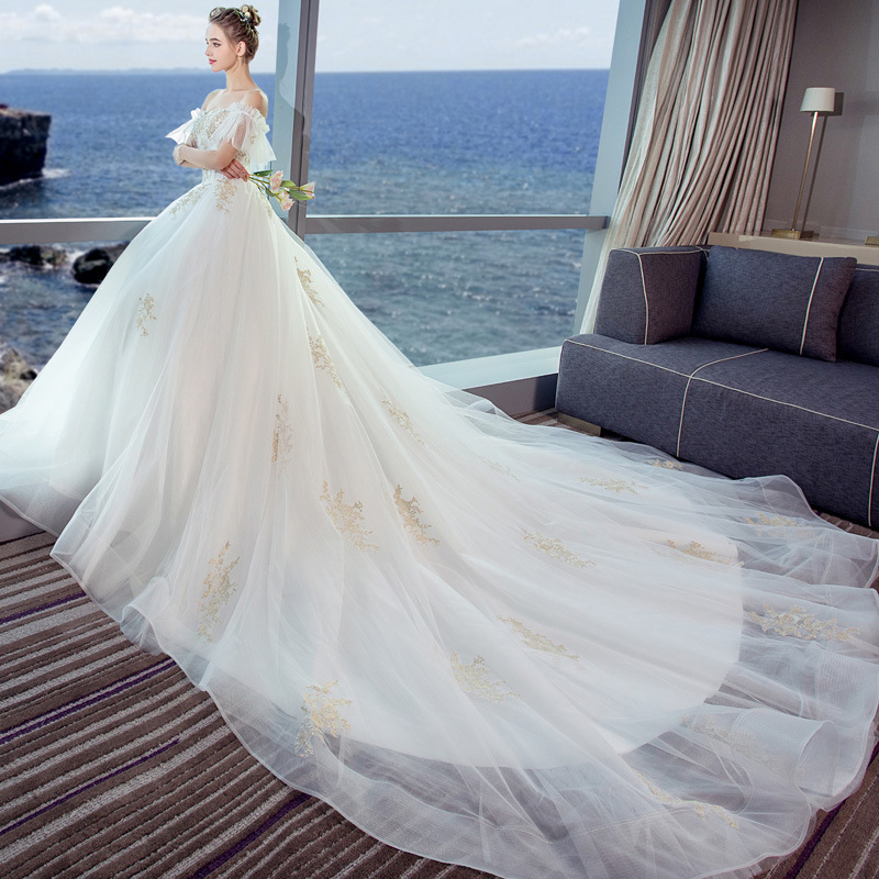 2026 New Style Trailing Wedding Dress for Brides, Simple French Style, Suitable for Pregnant Women and Petite Figures, Elegant French Hepburn Style 2026 New Style Trailing Wedding Dress for Brides, Simple French Style, Suitable for Pregnant Women and Petite Figures, Elegant French Hepburn Style