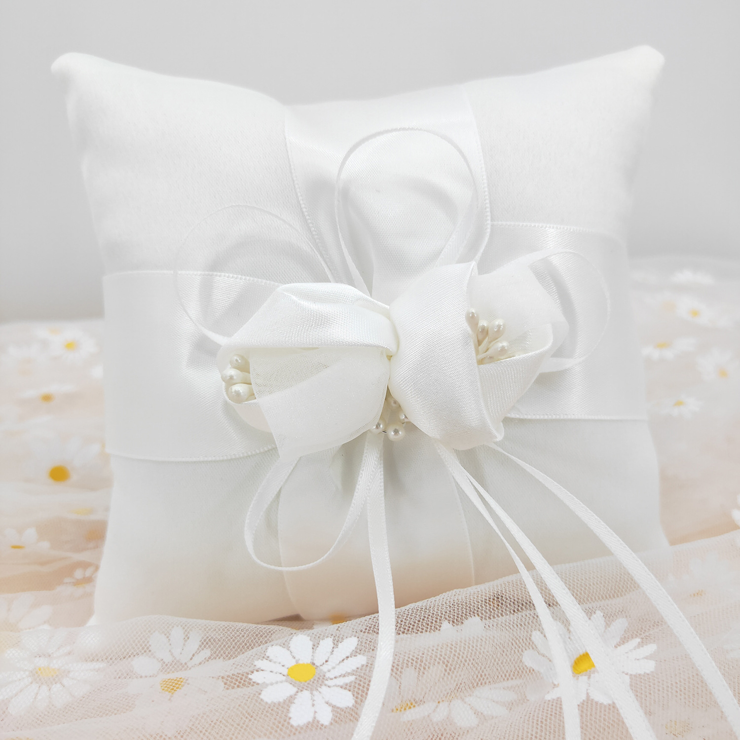 Amazon supply European wedding supplies bud cross bridal ring pillow flower ring pillow wedding ring holder