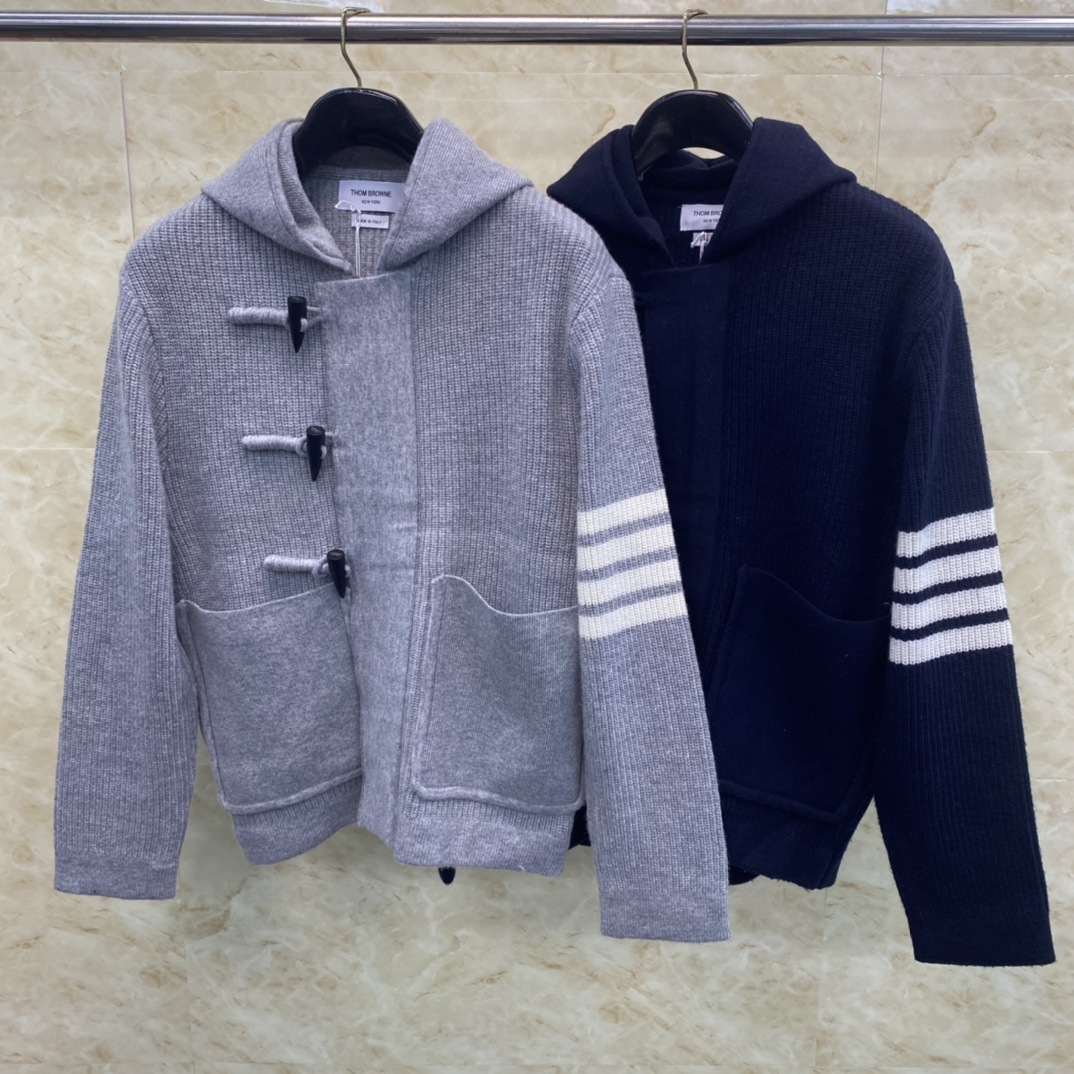 TB factory direct sales winter new classic four-bar horn button hooded zip-up cardigan, unisex casual cardigan