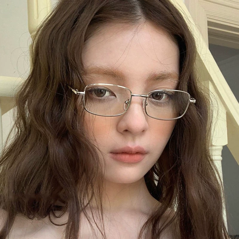 Korean version of the metal Siwen Frame Y2K glasses scales and the stylish niche scholar men and women show a small face
