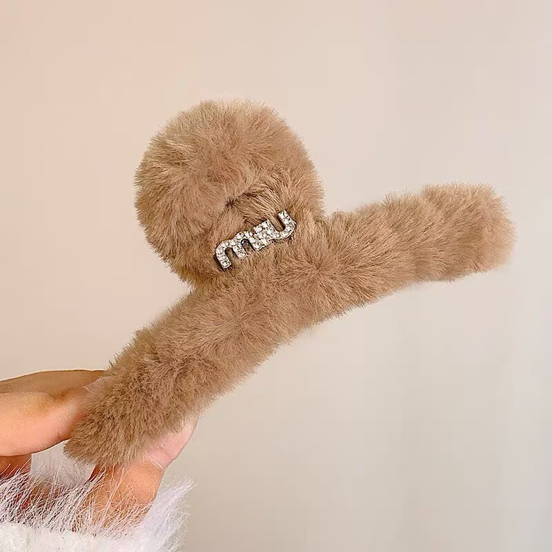 2026秋冬ミンクファー毛皮ヘアクリップ、高級感のある後頭部用大型シャーククリップ、ハート型キラキラ輝くダイヤモンド付き毛皮ヘアクリップ