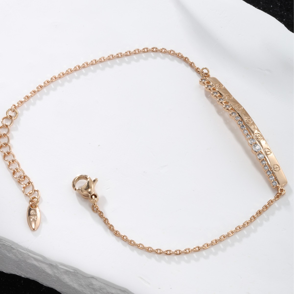 Joyas Xuping joyas de moda transfronterizas europeas y estadounidenses pulseras coreanas simplificadas joyas de zircon de aleación de cobre al por mayor para mujeres