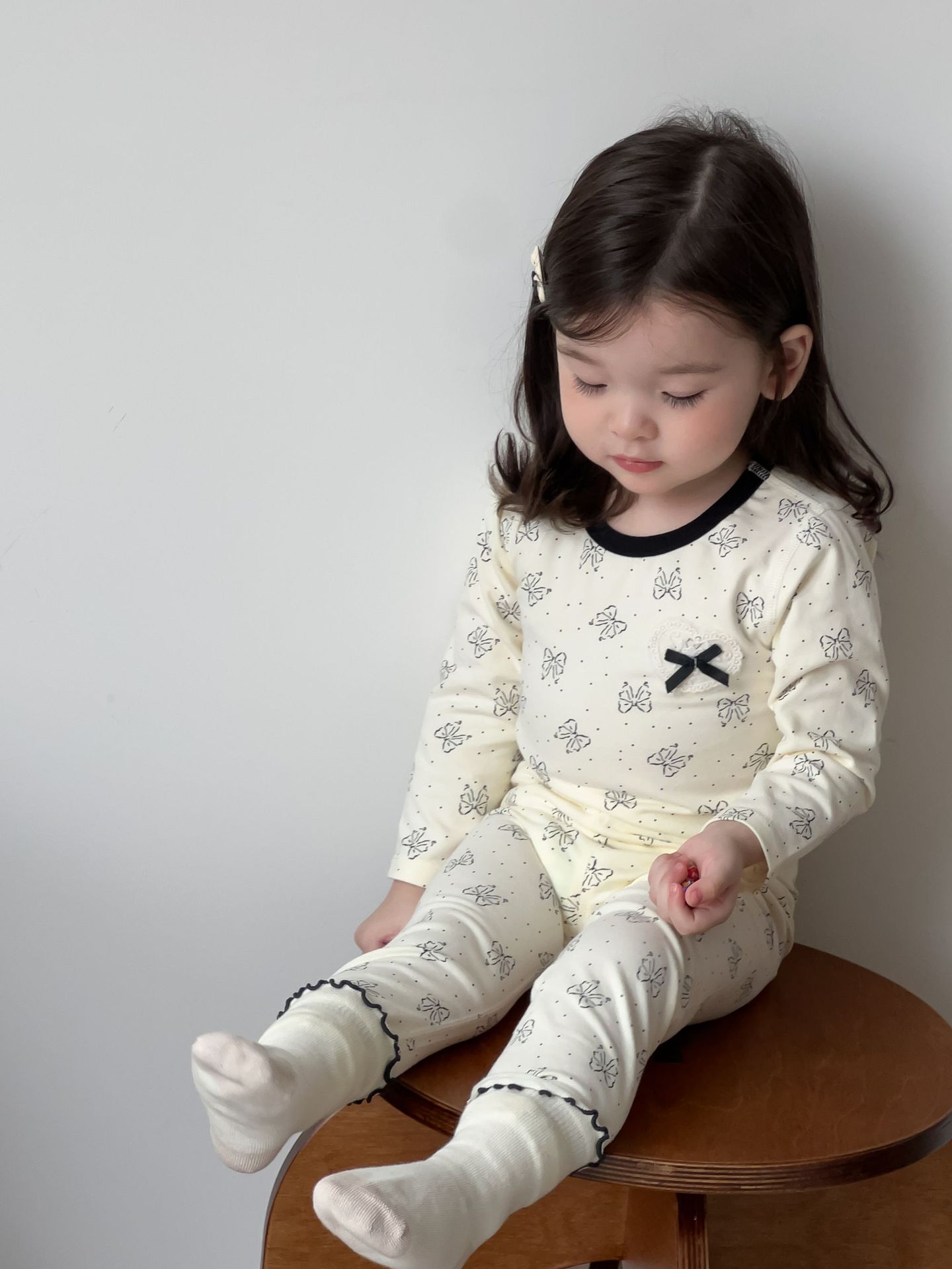 Pajamas para niños en el hogar set2025 ropa de otoño ropa infantil coreana ropa doméstica de niñas dos piezas de ropa de otoño bebé