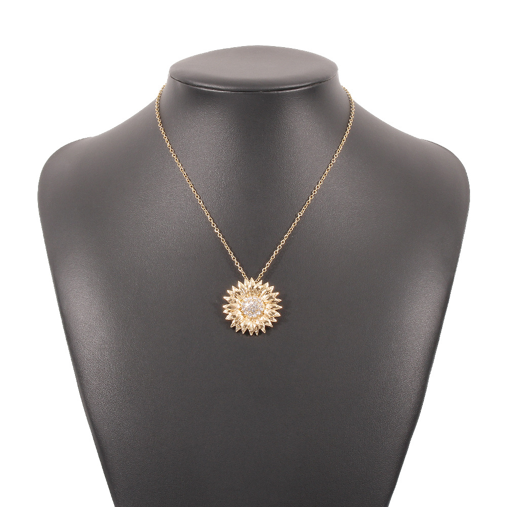 Fashion diamondstudded flower geometric necklacepicture11