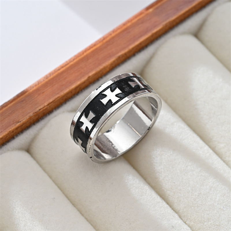 Hip-Hop Vintage Style Cross Checkered Titanium Steel Men's Rings Men Band Rings display picture 3