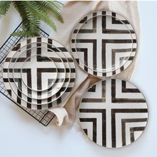 北欧骨瓷餐盘十字路口复古陶瓷盘子日用汤盘饭盘牛排意面盘咖啡杯