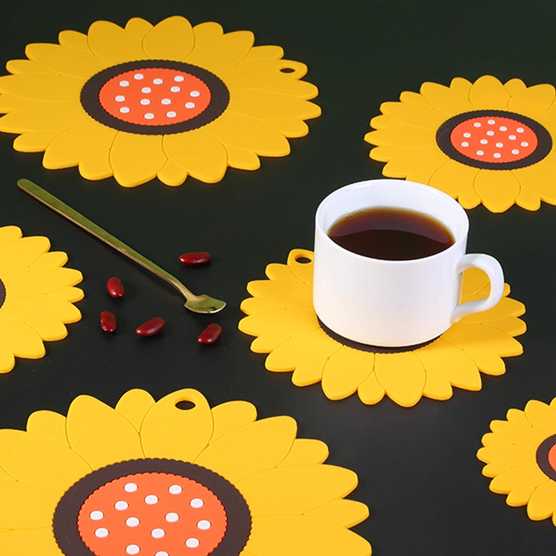Creative Sunflower Home Kitchen Insulation Mat High Temperature Resistant Coaster Plate Dining Table Anti-Scalding Bowl Water Kettle Cup Plastic Placemat