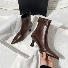 棕色尖头细跟短靴女2025秋冬新款法式百搭后拉链高跟弹力瘦瘦靴女
