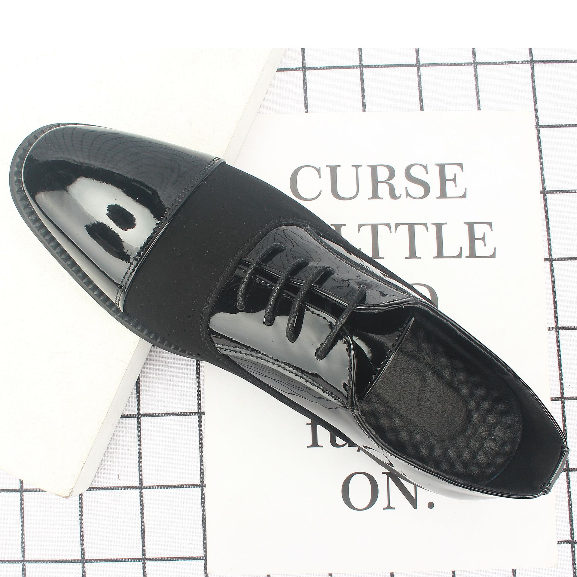 2022�ļ�ʱ�м�Լ͸���ٴ��ɫ��ͷƤЬ��ʿ��װ��������ƤЬ8751