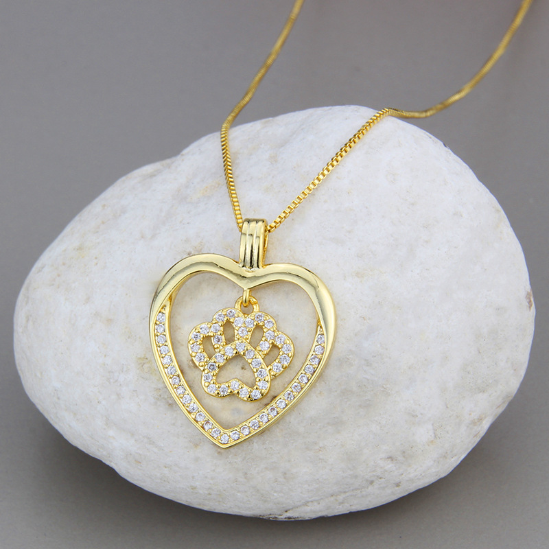 Simple Heart-shaped Inlaid Zirconium Pendant Copper Necklace display picture 3