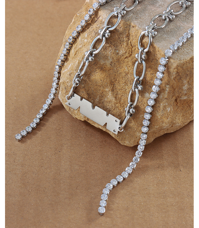 Retro Geometric Solid Color Titanium Steel Inlaid Zircon Necklace_colorza_4