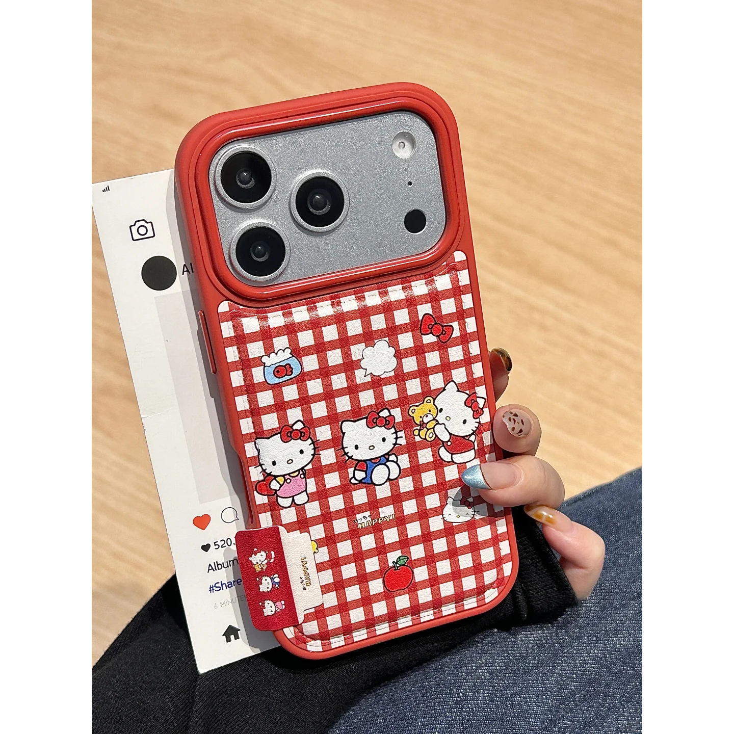 Red Plaid Kt Cat Drum Foreskin Pattern Suitable for Apple 17Promax Label Mobile Phone Case Ip16 Cute 15 Female 14 Sets