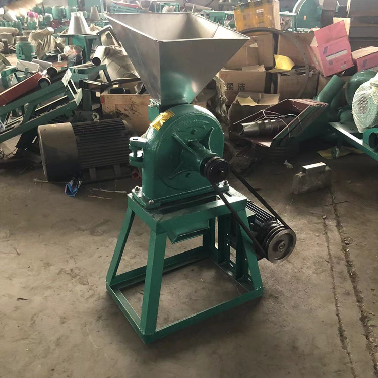 齿盘电动扒料中药材粉碎机水冷香料打粉机   玉米粉磨粉机变频