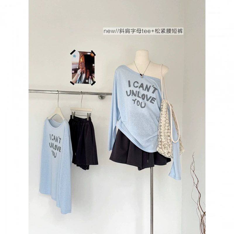 Корейский стиль, солнцезащитная футболка с длинными рукавами и буквенным принтом на наклонных плечах + серые повседневные шорты и юбка с высокой талией и эластичным шнурком