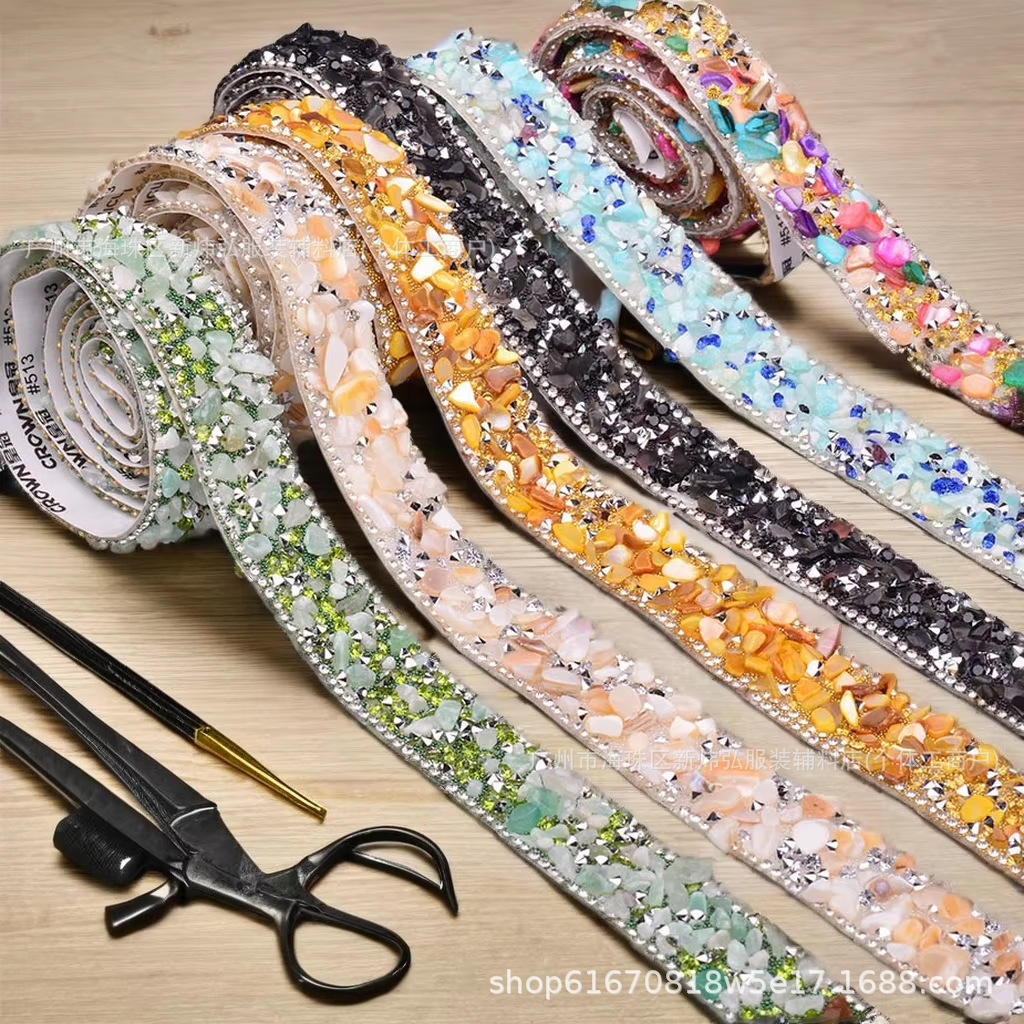 工厂热销 2cm彩色石头水钻带烫钻背胶条码服装腰带水晶装饰鞋包