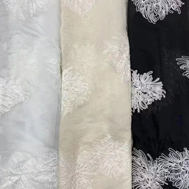 绣花布;花边