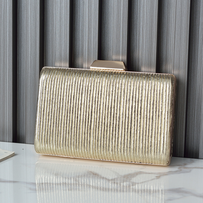 Transfronterizo 2023 nuevo bolso de noche plisado europeo y americano bolso de banquete de alto sentido bolso simple bolso clucth femenino