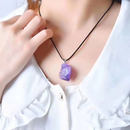Rongjing Jewelry Natural Amethyst Raw Stone Pendant Mineral Crystal Amethyst Gravel Necklace Exclusively Available for Street Stalls Manufacturer
