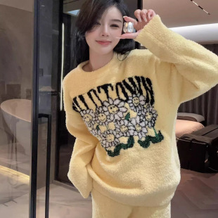 ���⴩�Ҿӷ���ɫ�ǹ��l�y����ܛ�d�d˯��Ů�ﶬ�Ӻ�ůᘿ����b