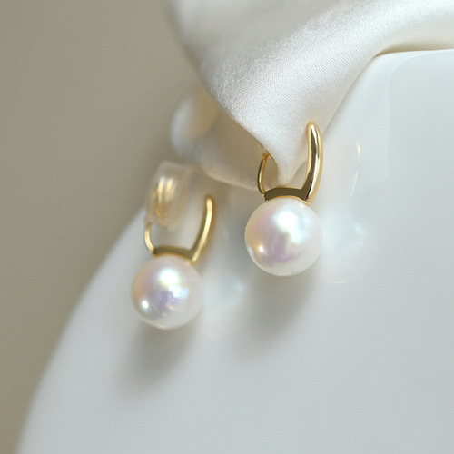 Pearl high-end ear clip ~ niche mosquito coil earrings, no piercing, painless earrings for women, temperament earrings, autumn and winter