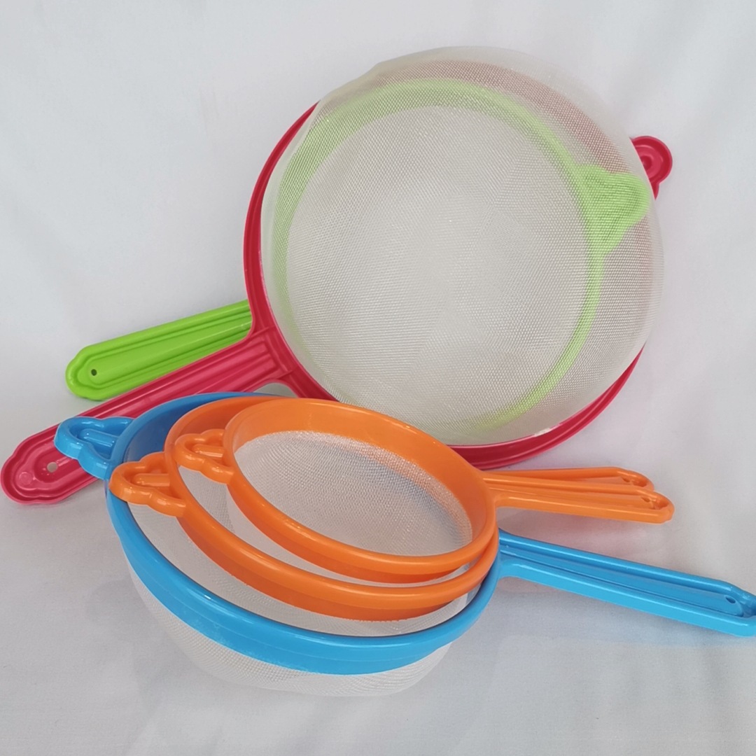 Tamiz de malla de plástico multiusos para harina, de mano, para uso en cocinas de restaurantes, disponible en stock del fabricante. image 3