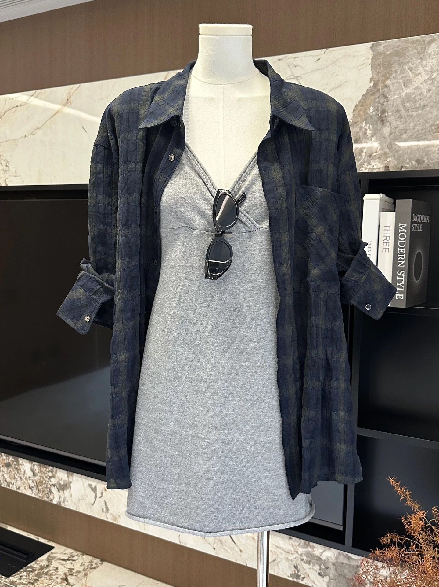 Korean Style New Plaid Shirt Jacket for Women, Long-Sleeved, Loose, Casual, Thin, Layered, Sun-Proof, Versatile Top Wholesale