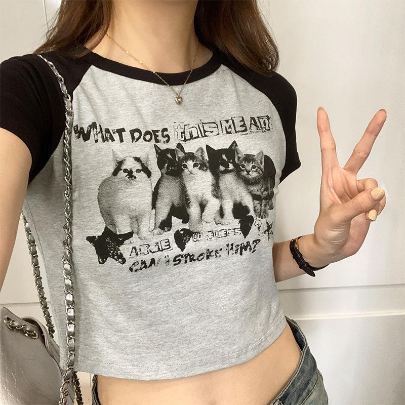 アメリカのレトロなギャルの肩の袖を挿して色のプリントのtシャツの女性の2024新型の夏の短いタイプの正肩の丸首の上着にぶつかります。|undefined