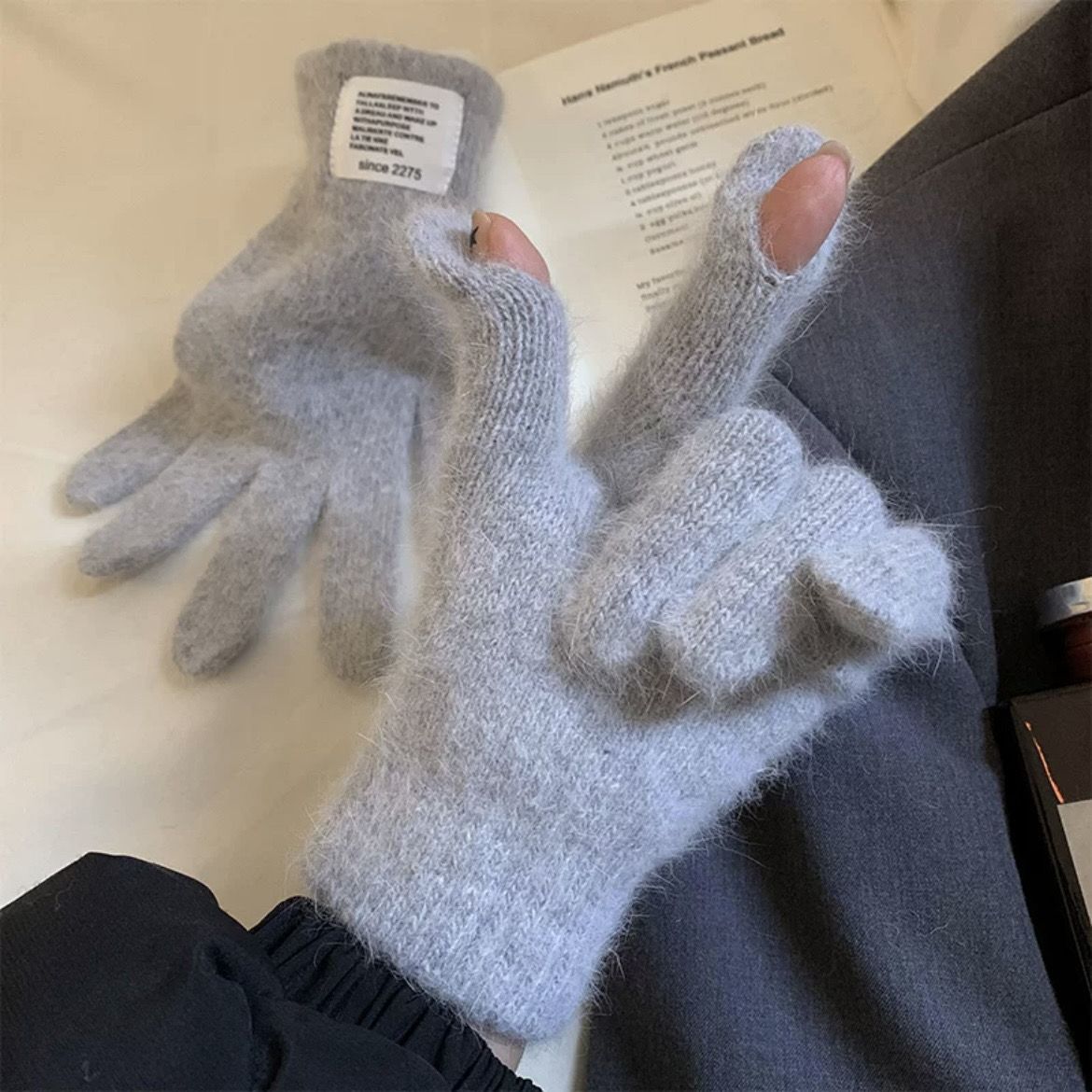 Gray [Since standard short rabbit fur gloves]