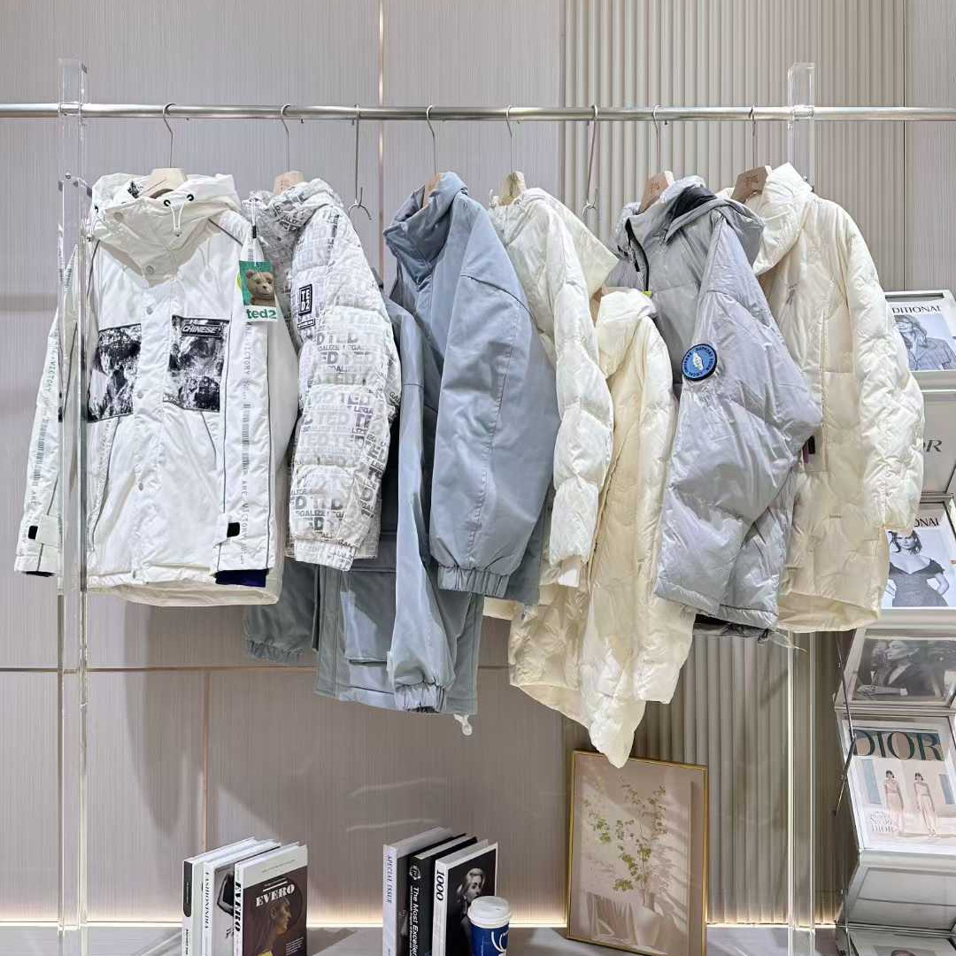 森马SEMR国民品牌羽绒服25冬新款撤柜保暖白鸭绒时尚潮流外套批发