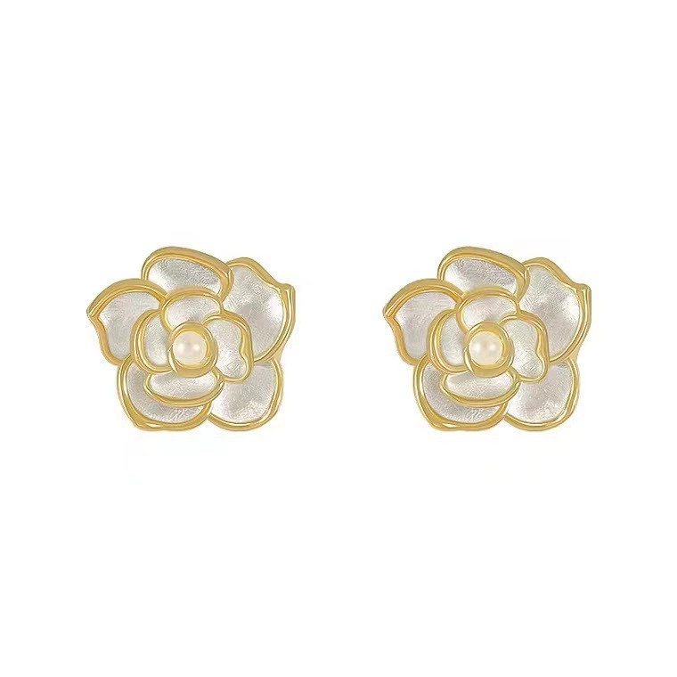 White mountain tea, sophisticated earrings, silver 925 sample