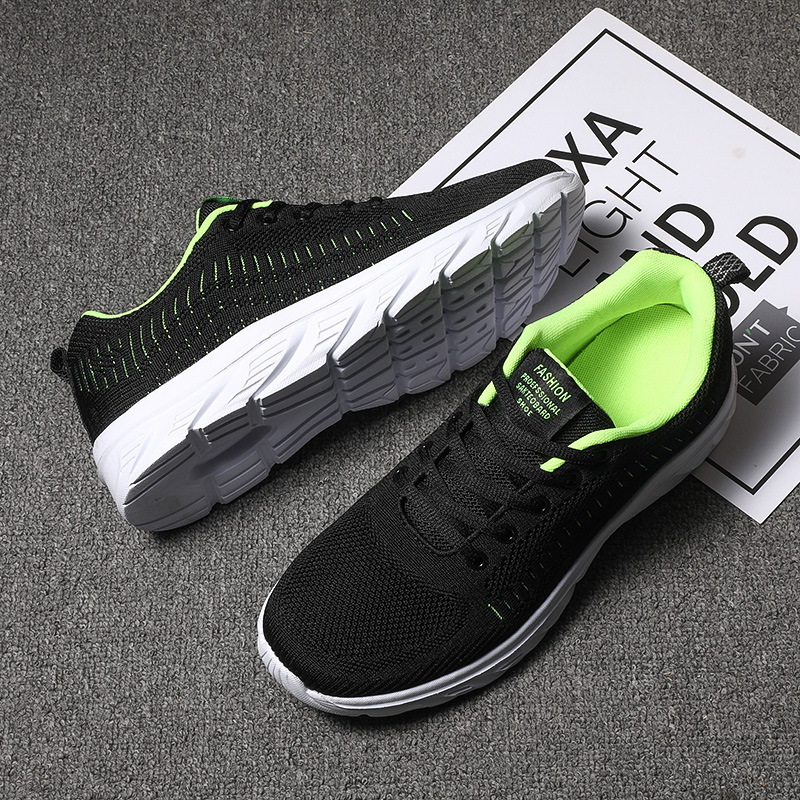 Nuevos zapatos de hombre de verano, zapatos de deporte transpirables de malla negra, zapatos de correr suaves, zapatos casuales para hombres.