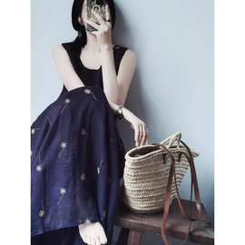 2025夏季新款简约宽松气质度假背心泡泡印花连衣裙女