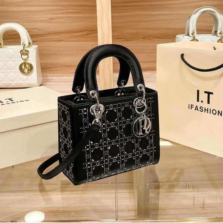 Princess Diana Bag Women's 2025 New Style Satin Hot Diamond Rhinestone Elegant European and American Fashion High-End Big-Name Satchel Crossbody Bag