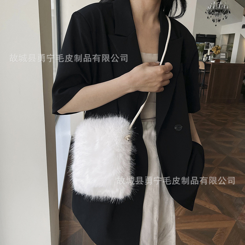 2025跨境批发仿狐狸毛毛包包秋冬手机包零钱包毛绒新款斜跨零钱包