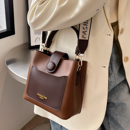 This year's popular bags 2024 new fashion spring fashion portable shoulder women's bag crossbody versatile retro bucket bag