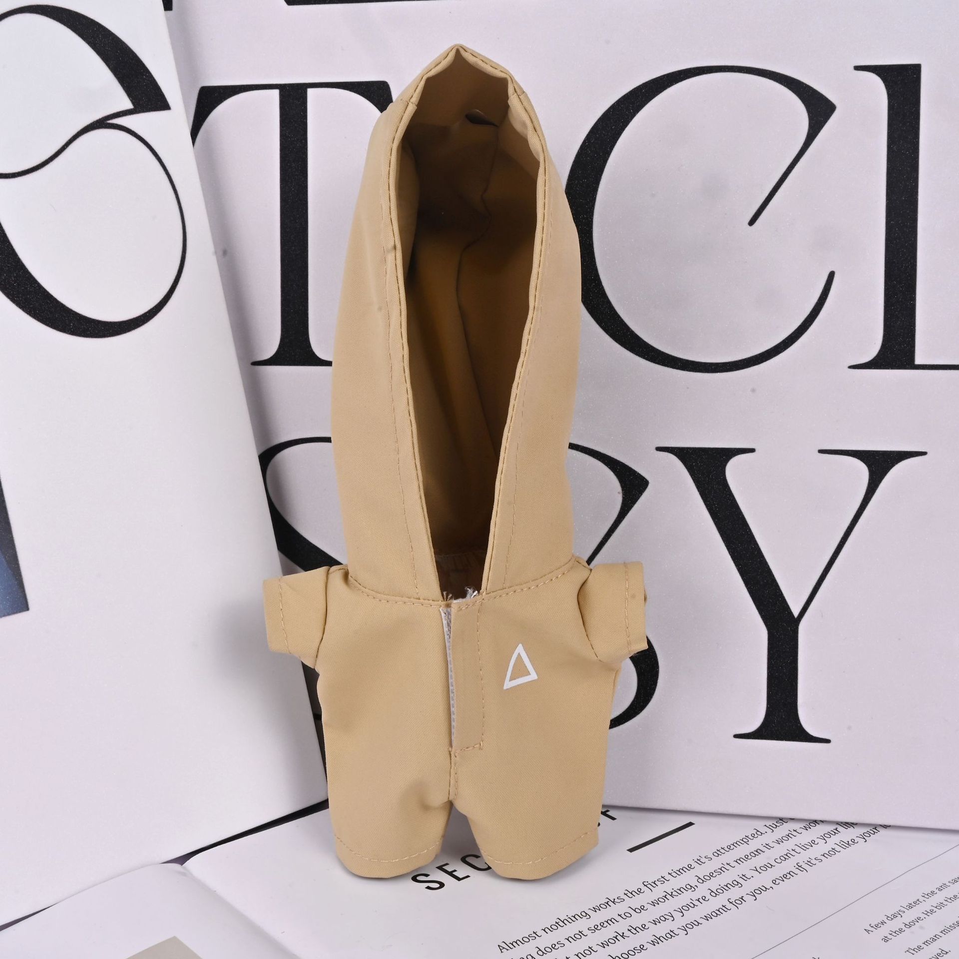 Áo khoác kaki logo tam giác / 18cm