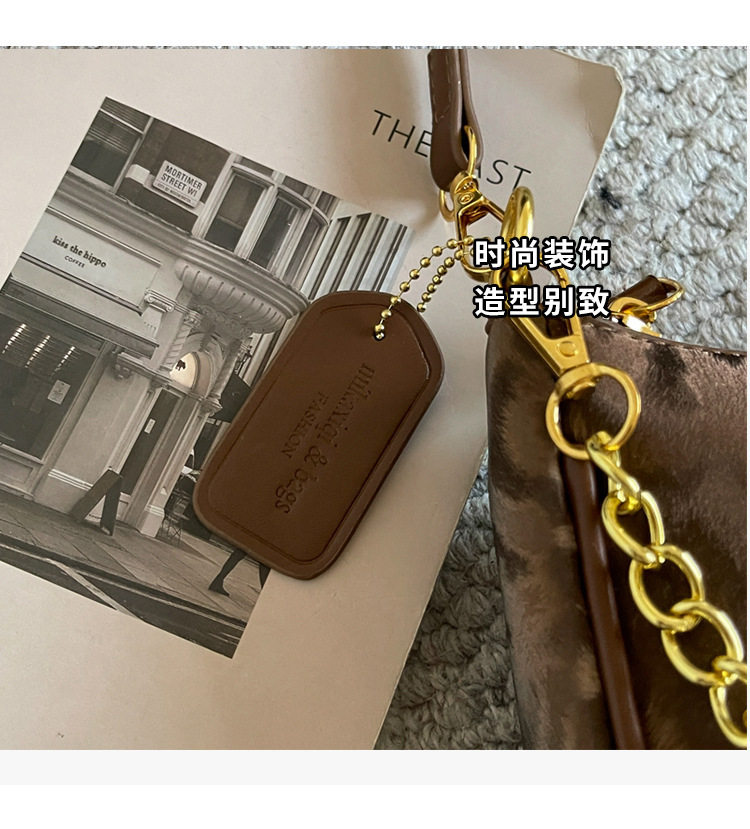 Túi đeo chéo nữ dáng trăng lưỡi liềm họa tiết da báo phối dây xích — Gạo trắng, màu cà phê, đen chi tiết 9