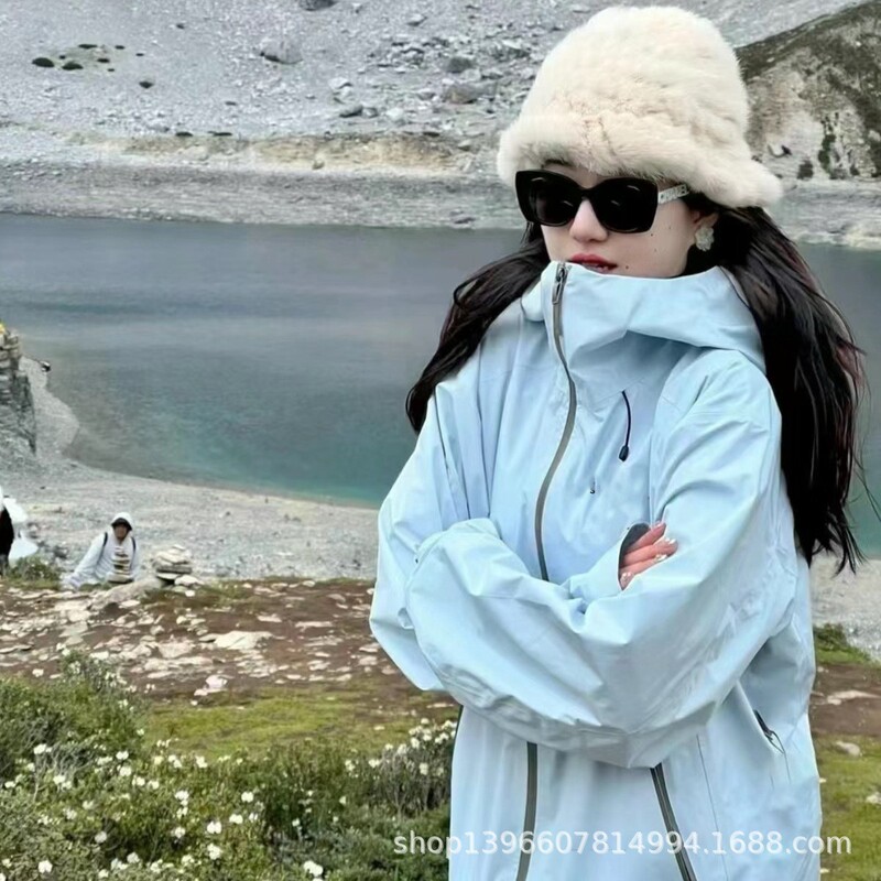 Bird home LT with men's and women's three-in-one hard shell mountaineering suit three-layer heat-sealing adhesive anti-rainstorm coat tide Bird home LT with men's and women's three-in-one hard shell mountaineering suit three-layer heat-sealing adhesive anti-rainstorm coat tide