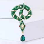 复古的蛇形艺术胸针，锌合金搭配珐琅彩绘，立体蛇形曲线设计！