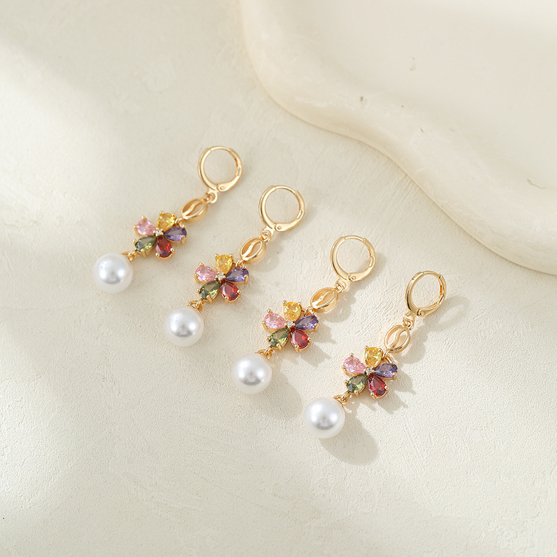 Aretes de lujo ligero de lujo de alta calidad estilo simple auriculares al por mayor nicho exquisitos auriculares de alta calidad accesorios de joyas de temperamento