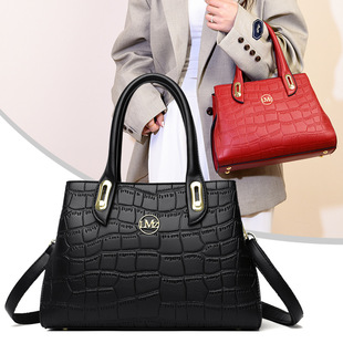 �n���¿�������{�~�yPUŮʿ�����������A���@��������μ�б���