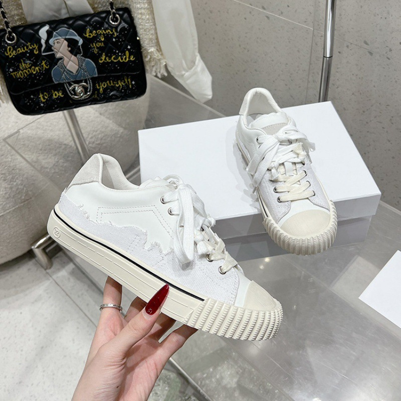 Baskets femme en denim avec finition usée et laçage décontracté_voghion.com