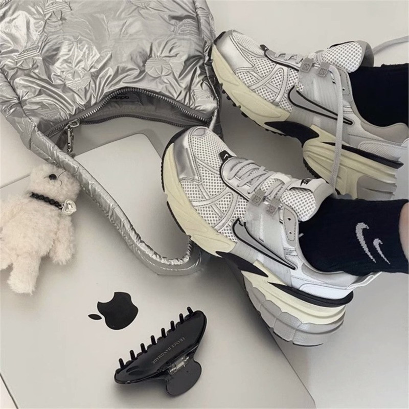 Putian Naike Official Pure Original V2K Run Dad Shoes Mesh Large Size Sports Shoes Low-Top Retro Men's and Women's Running Shoes Putian Naike Official Pure Original V2K Run Dad Shoes Mesh Large Size Sports Shoes Low-Top Retro Men's and Women's Running Shoes
