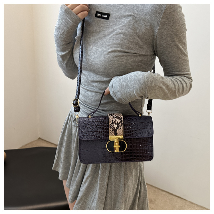 Korean casual fashion handbag 2024 new simple crocodile pattern single shoulder crossbody small square bag_voghion.com