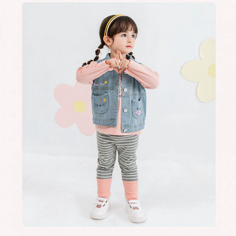 Детский джинсовый жилет на осень-весну в стиле вестерн