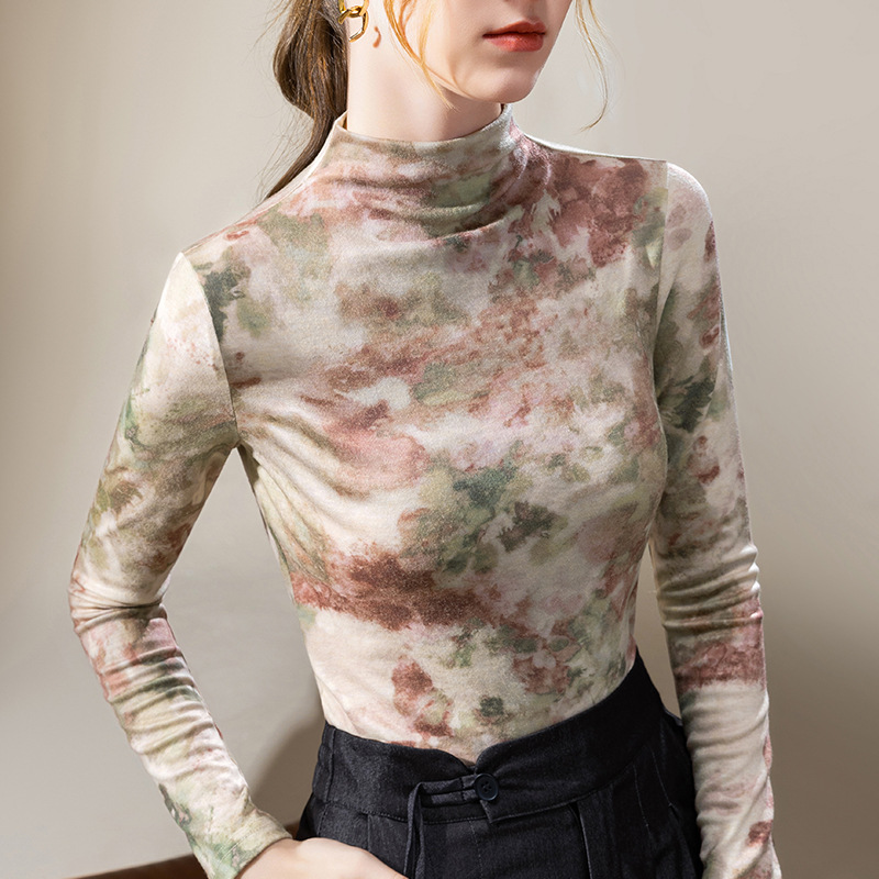 Camiseta básica de cuello medio para mujer, ropa femenina estilo europeo 2024, camiseta de manga larga con estampado de bloques de color, capa interior que estiliza la cintura, top elegante.